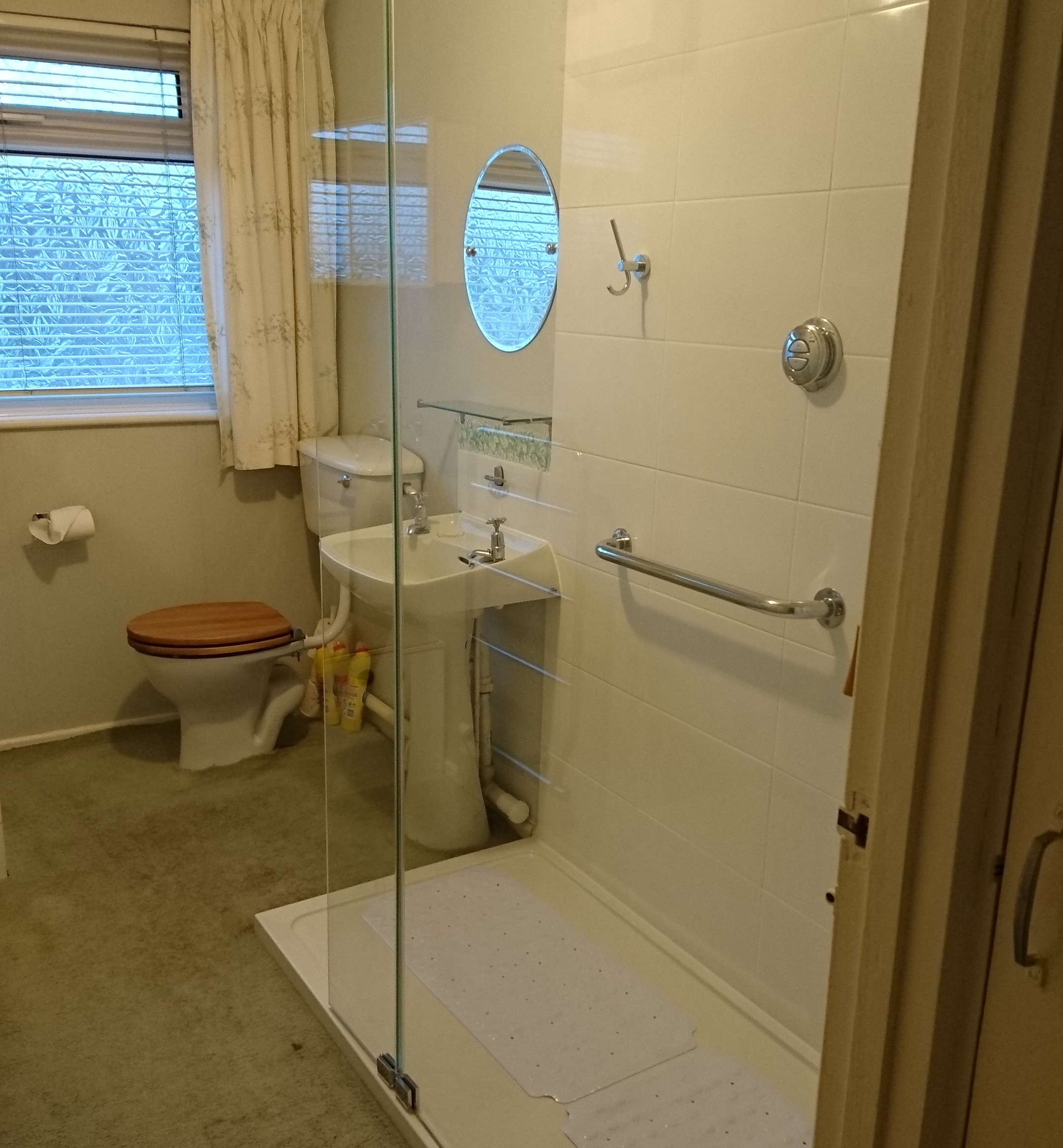 lrg shower seat